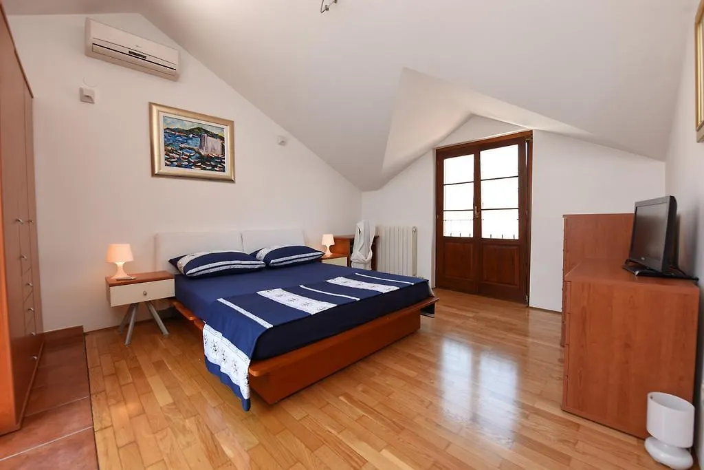 פורץ Apartment House Senna